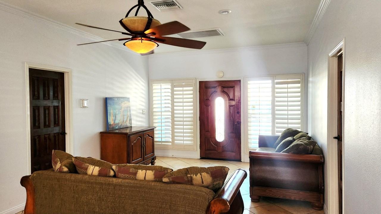 52221 Avenue Villa - Photo 6 of 12