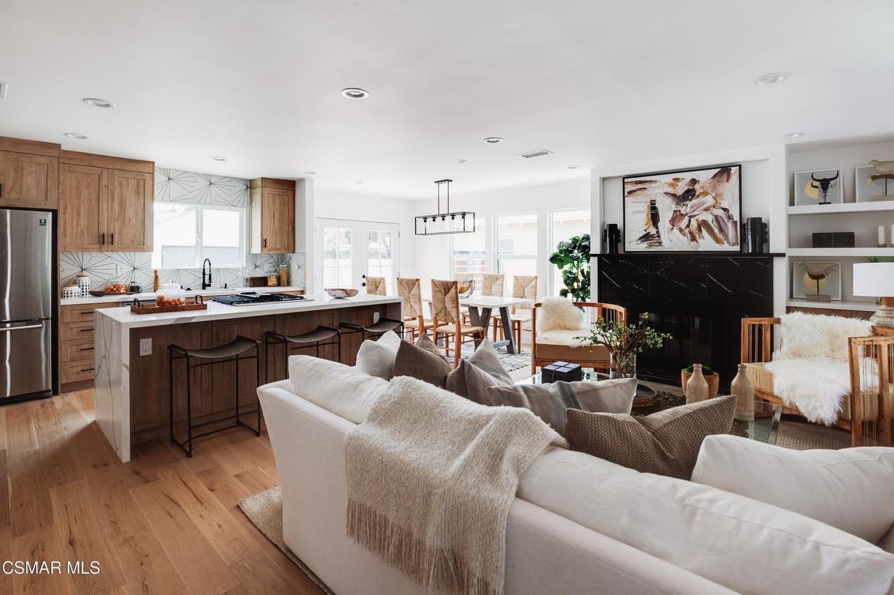 14322 Collins St - Photo 6 of 22