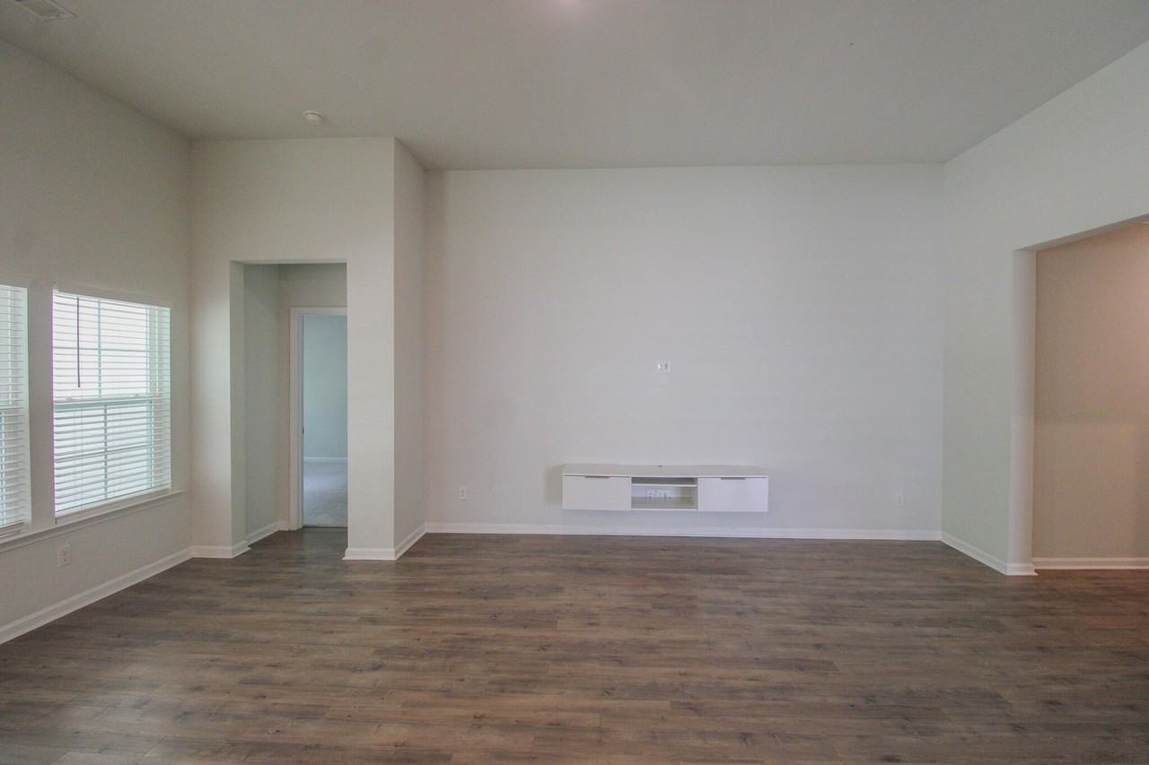 150 Daniels Creek Cir - Photo 3 of 27