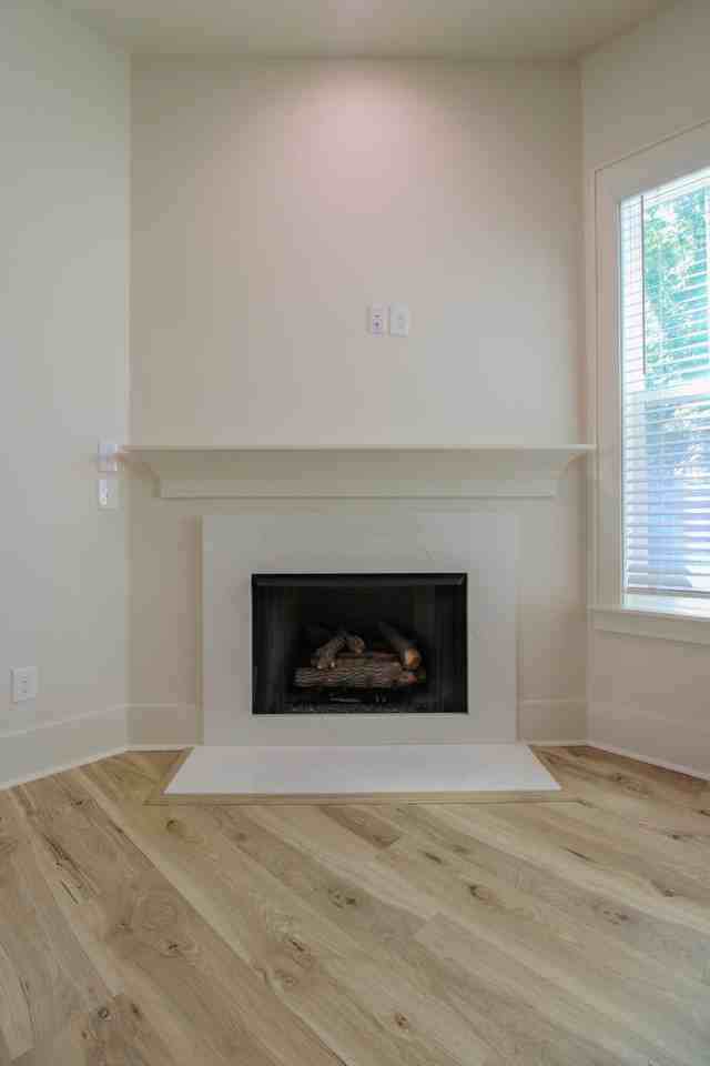 3633 Happyland Blvd - Photo 6 of 43