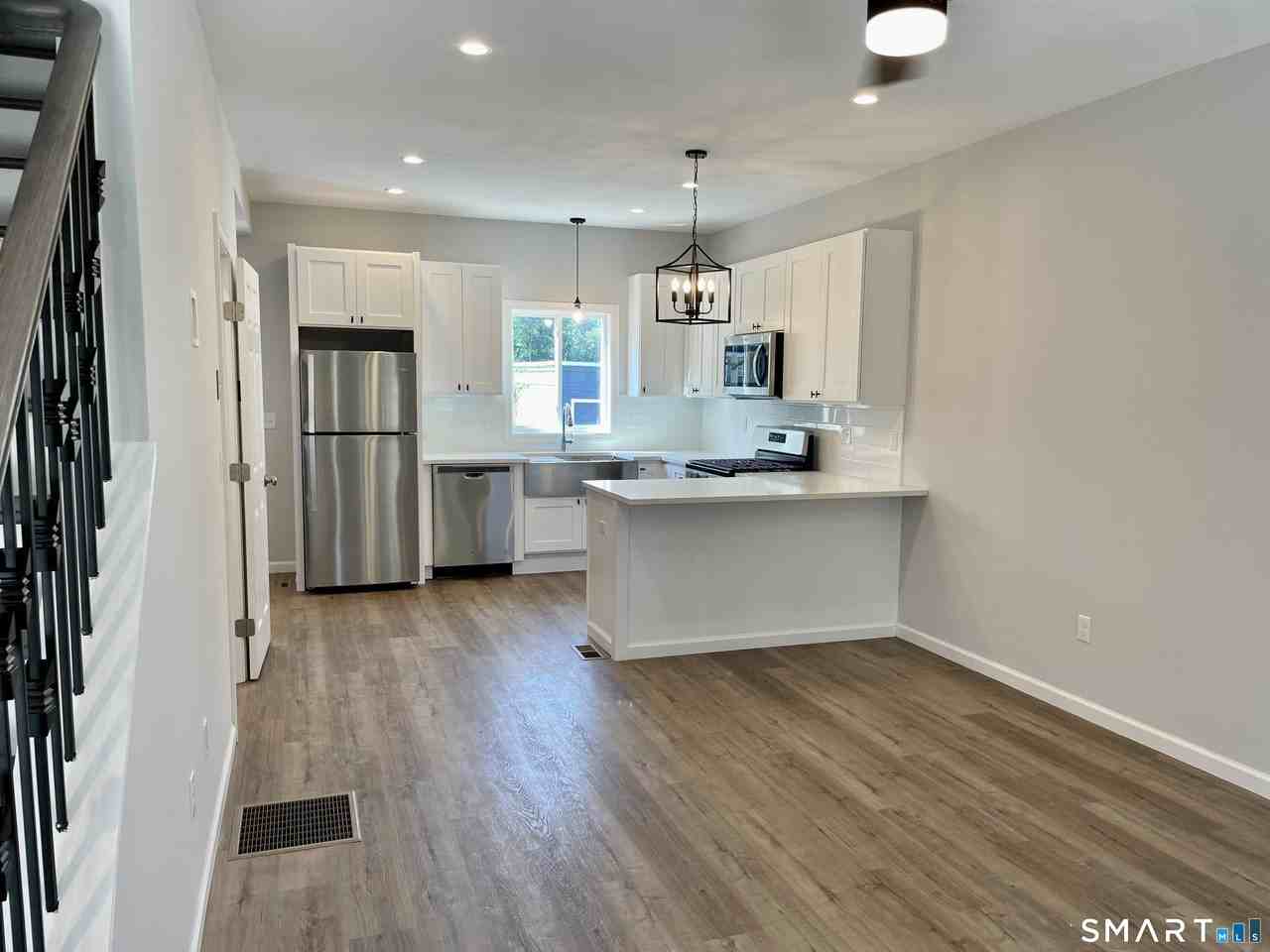 315 Humphrey St #A - Photo 2 of 6