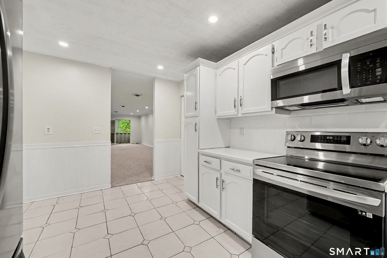172 Gillies Ln #172 - Photo 4 of 29
