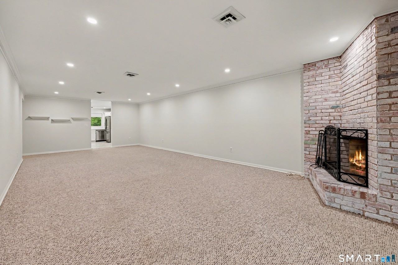 172 Gillies Ln #172 - Photo 7 of 29