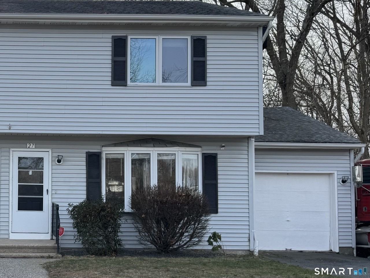 27 Katie Ln