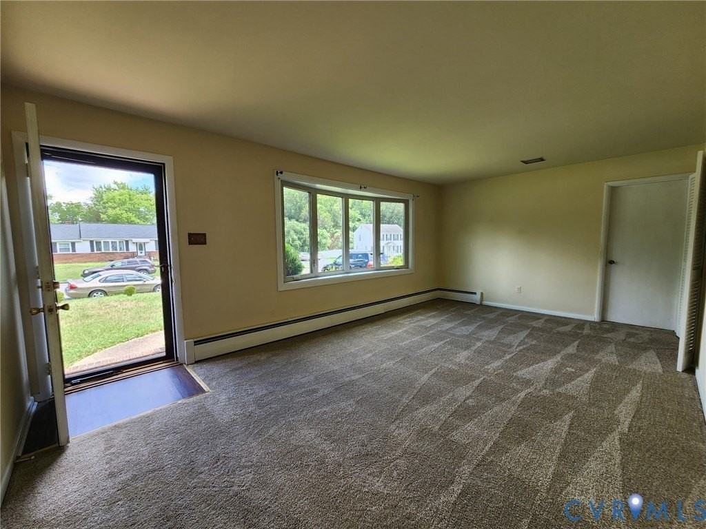 4704 Greenleigh Rd - Photo 3 of 7