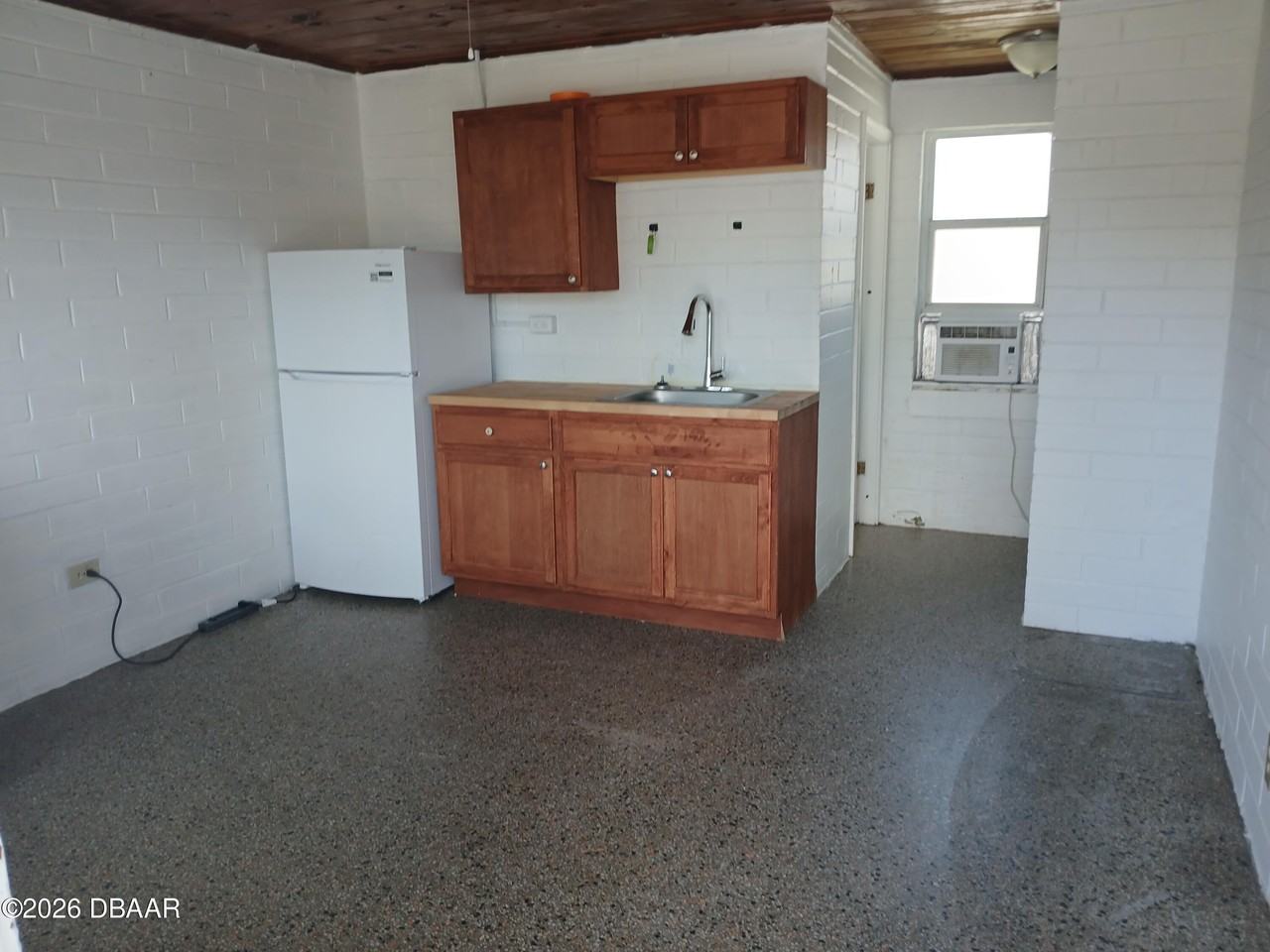 703 S Ridgewood Ave #7 - Photo 2 of 4