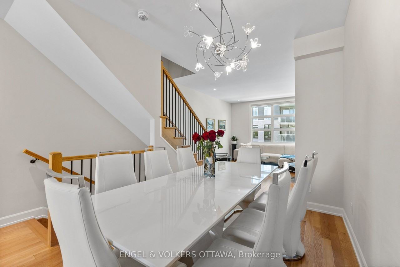 537 De Mazenod Ave - Photo 6 of 28