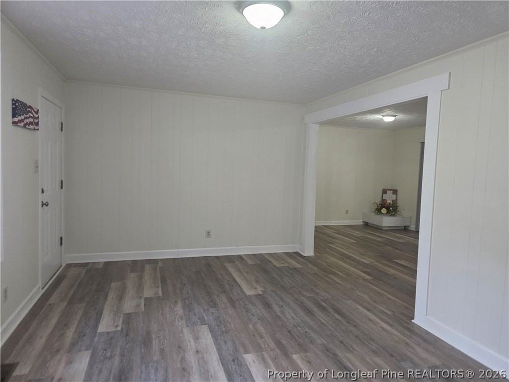 1125 Oakwood St - Photo 4 of 21