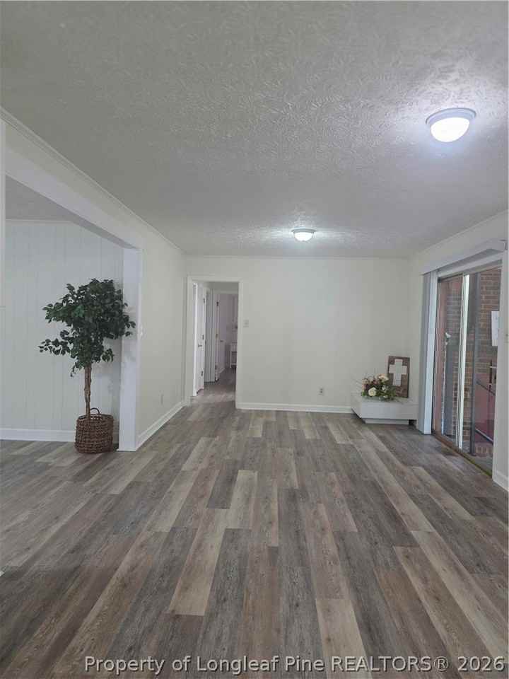 1125 Oakwood St - Photo 6 of 21