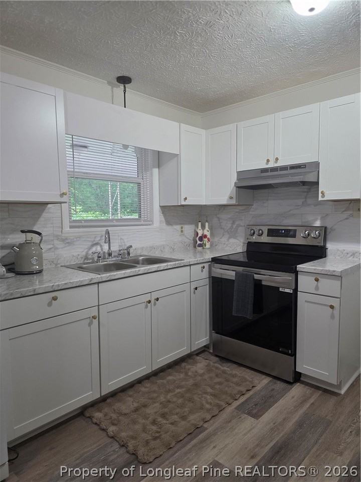 1125 Oakwood St - Photo 7 of 21