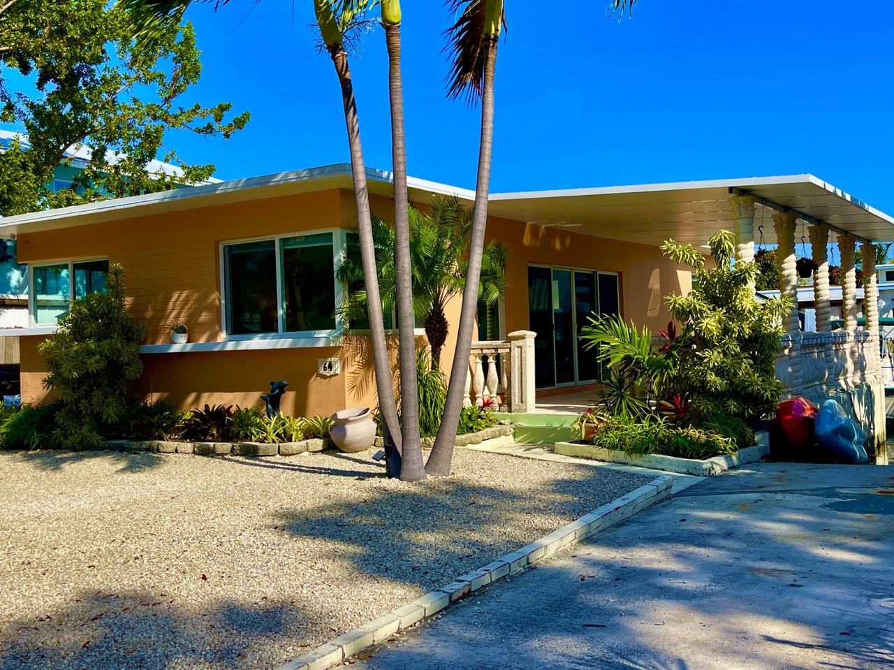 64 Seagate Blvd