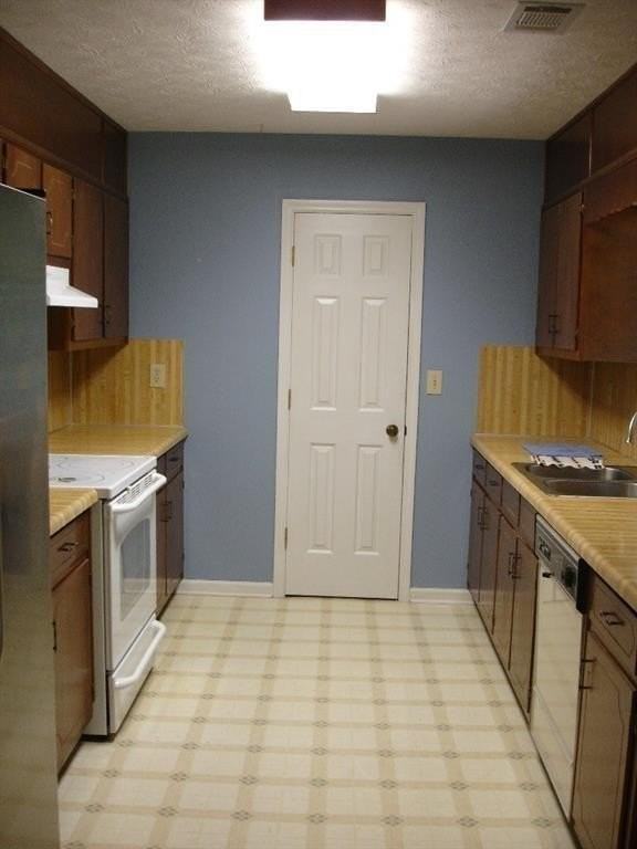 488 Slew Ave - Photo 4 of 11