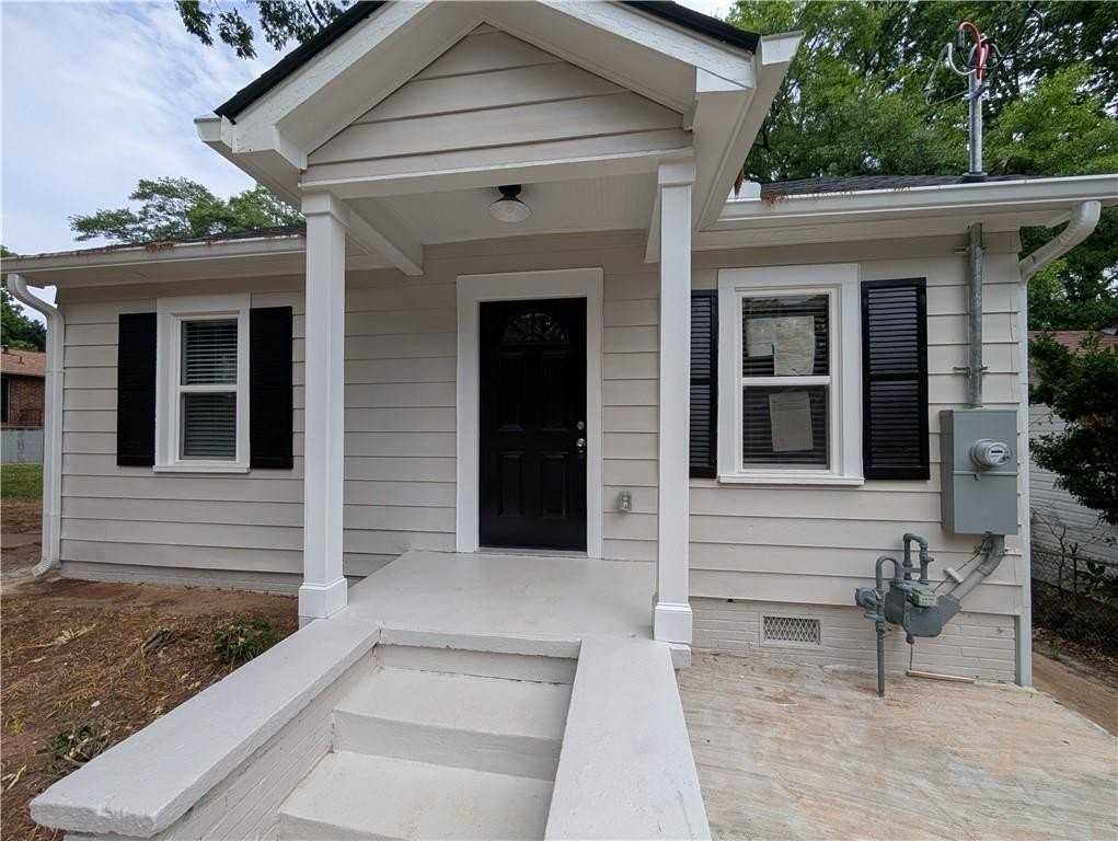 1377 Pine Ave - Photo 2 of 22