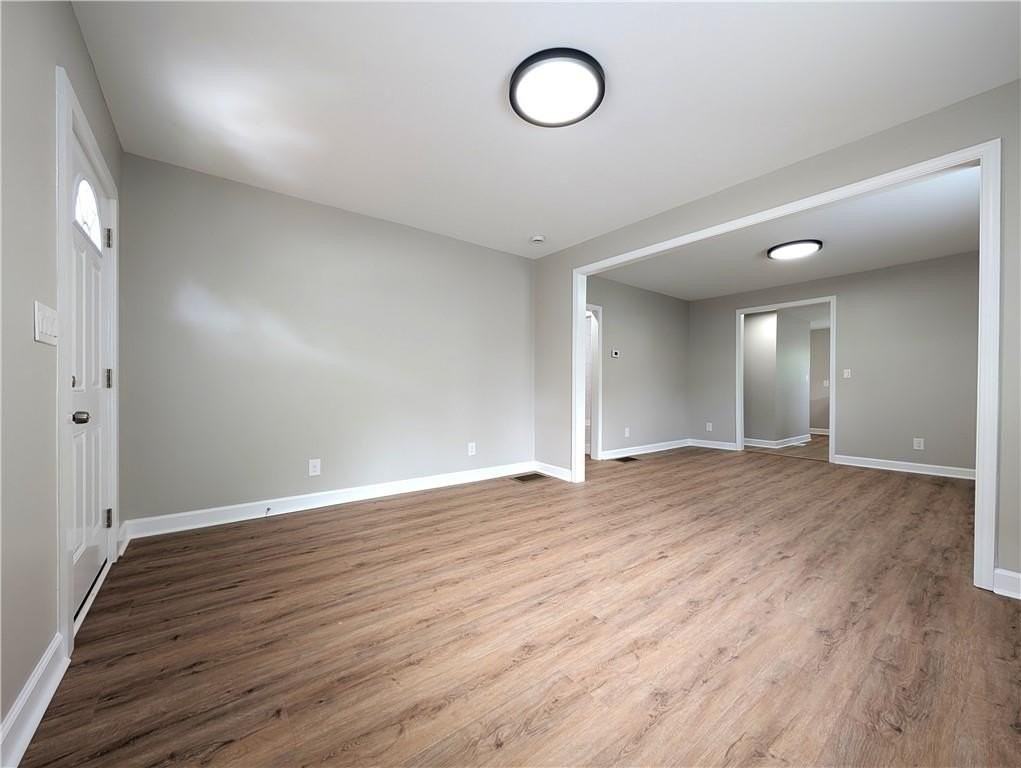 1377 Pine Ave - Photo 3 of 22