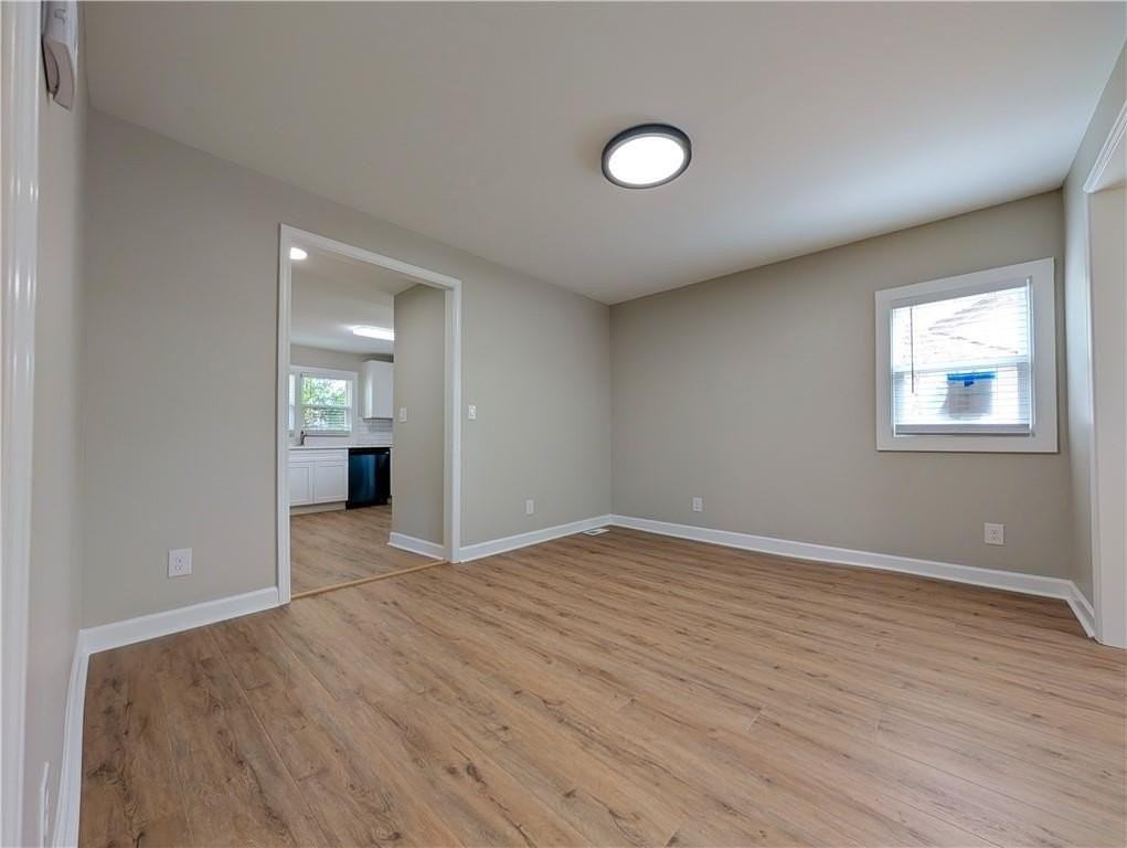 1377 Pine Ave - Photo 4 of 22