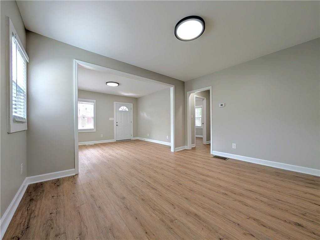 1377 Pine Ave - Photo 5 of 22