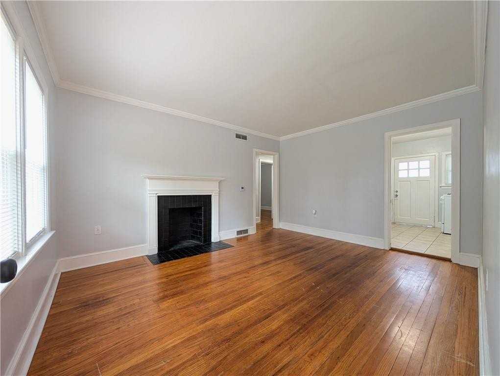 1761 John Calvin Ave #1 - Photo 4 of 20
