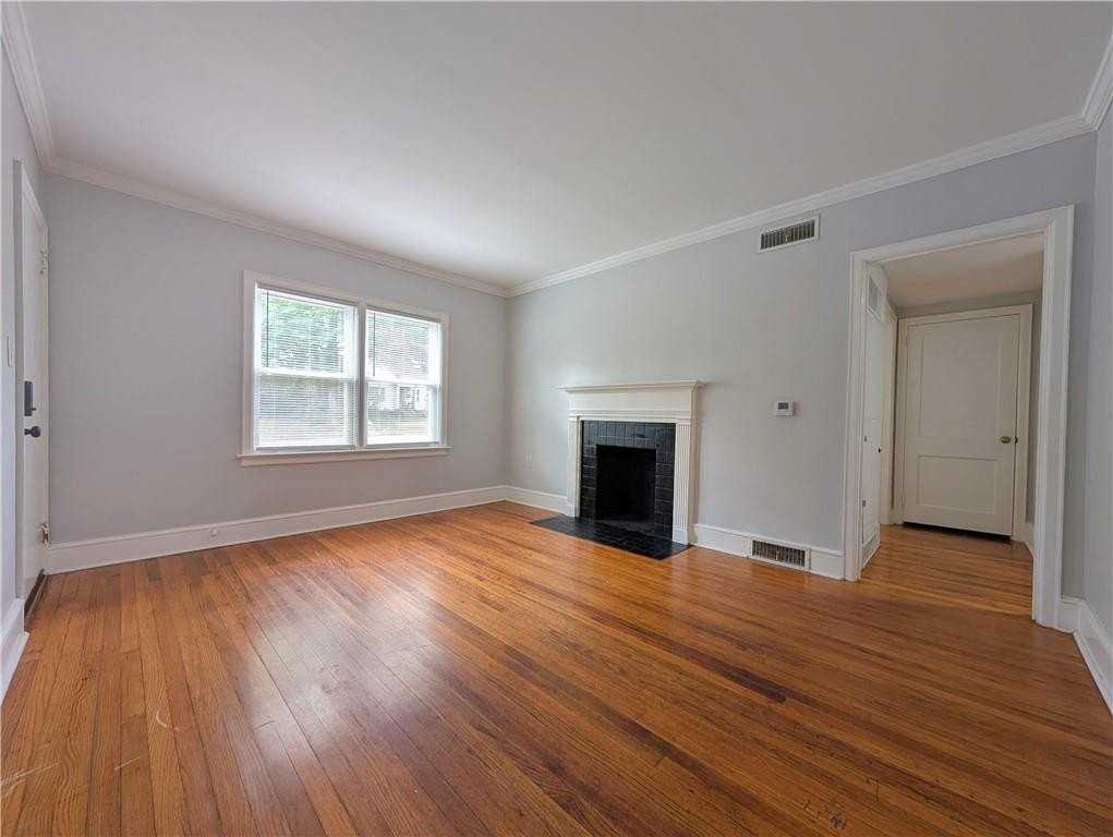 1761 John Calvin Ave #1 - Photo 5 of 20