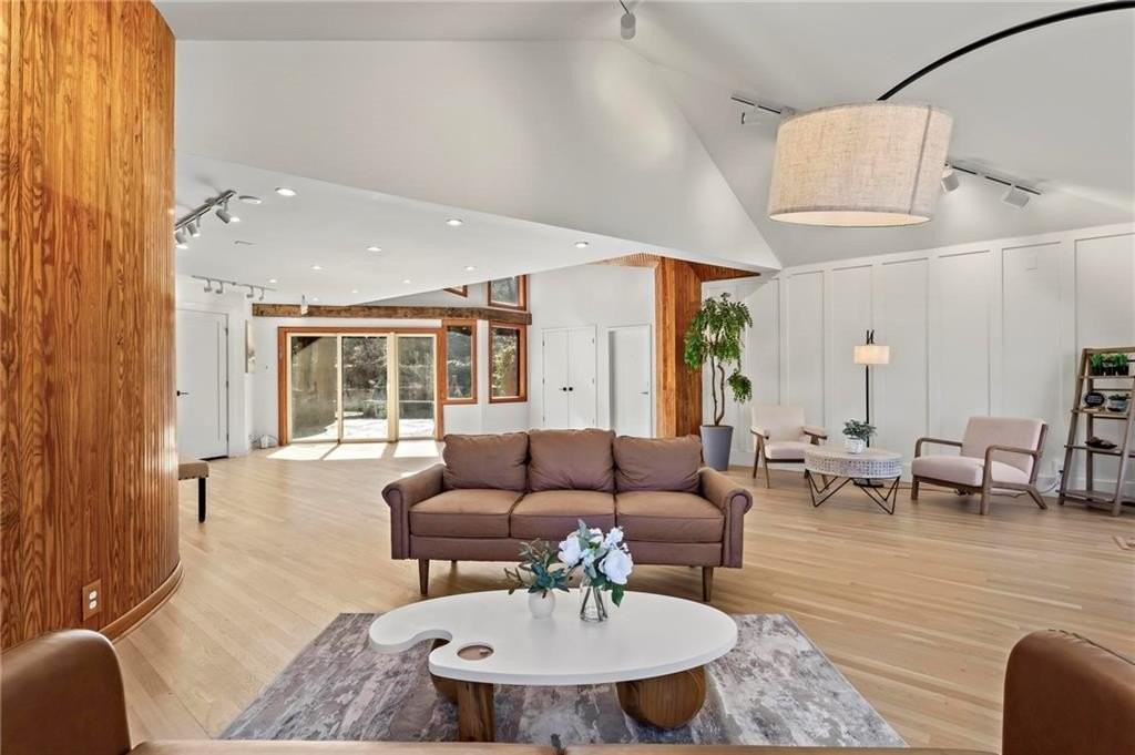 120 Laurel Dr Ne - Photo 4 of 50