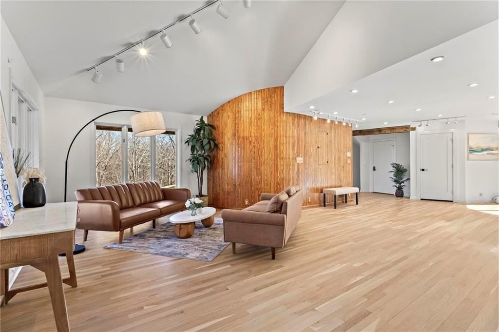 120 Laurel Dr Ne - Photo 5 of 50