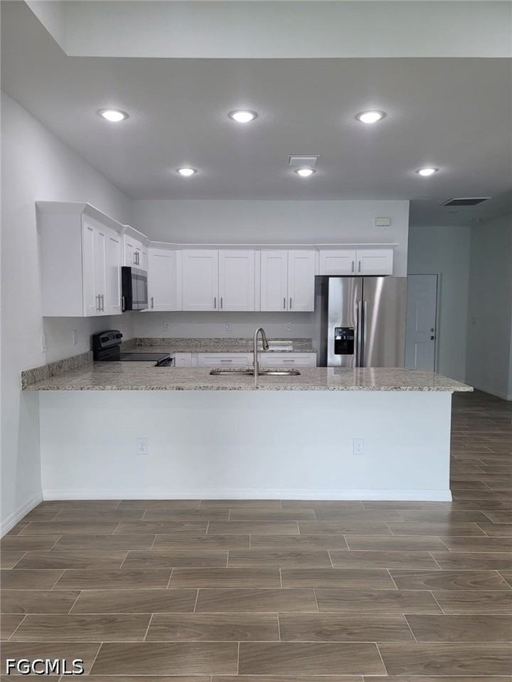 684 Thomas Sherwin Ave S - Photo 2 of 13