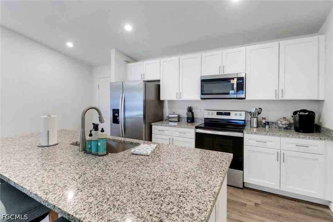 233 Nw 22nd Pl - Photo 3 of 8