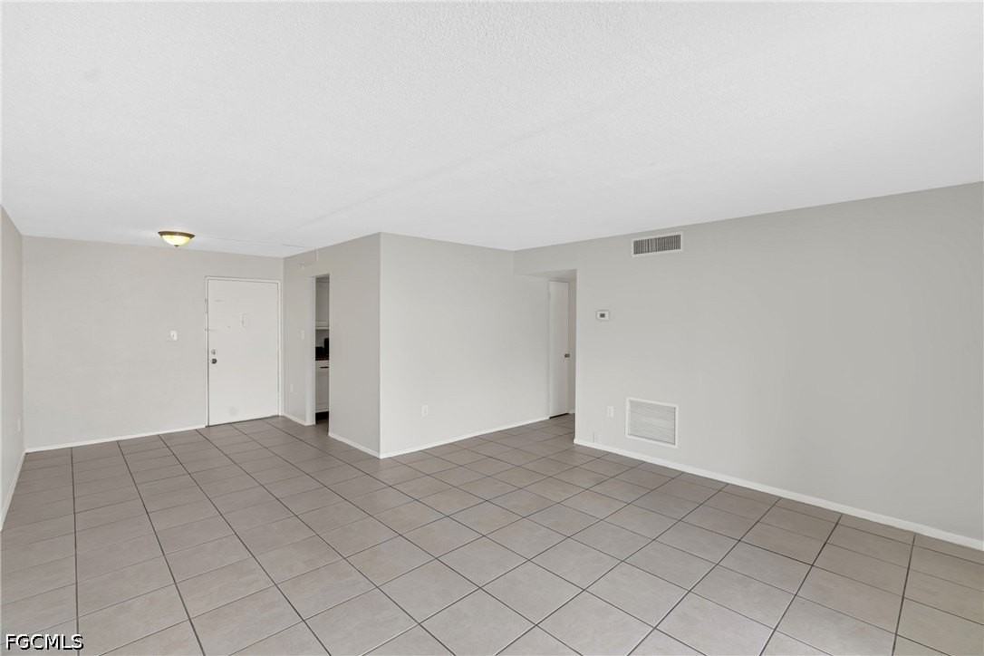 1830 Maravilla Ave #401 - Photo 5 of 24