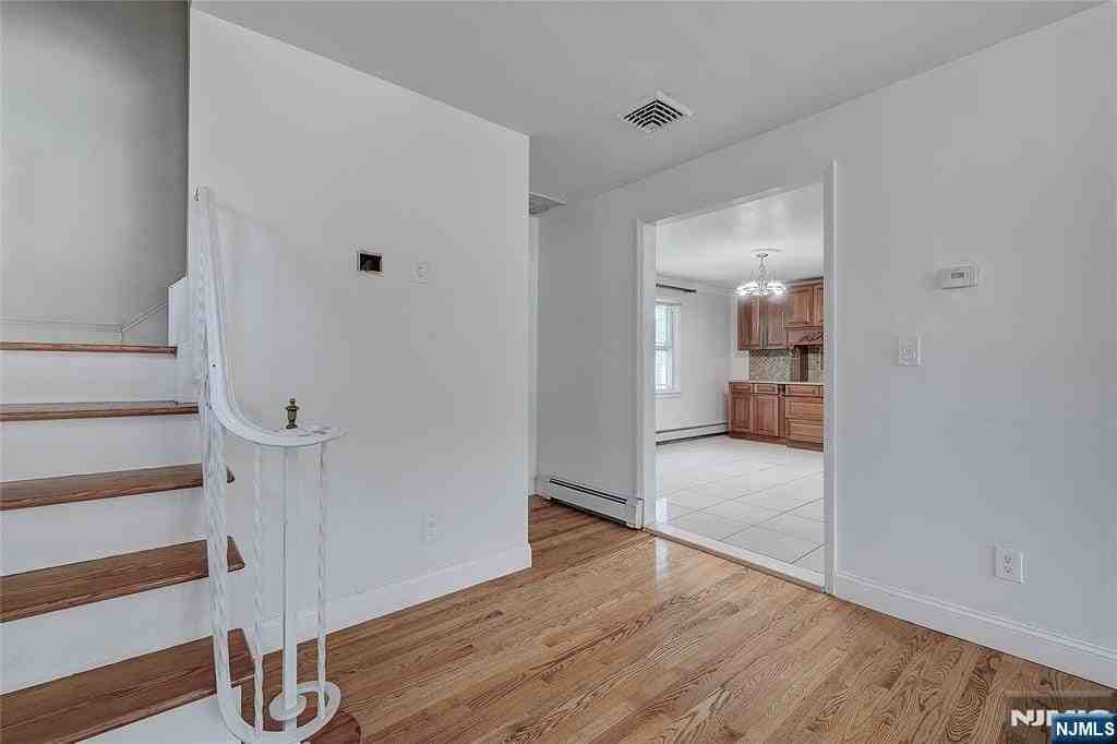 33 Fournier Cres - Photo 5 of 22
