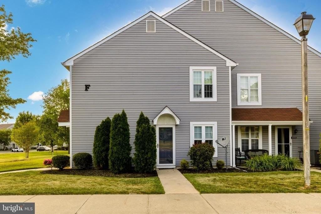 441 Paddock Ct - Photo 2 of 10