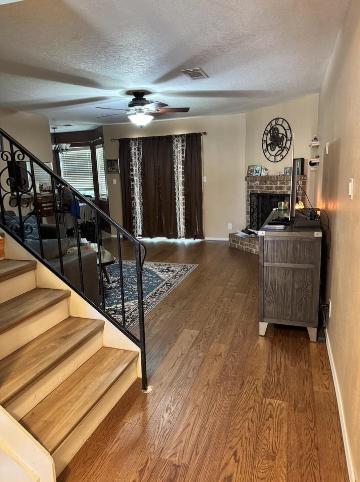 12032 Copper Ave Ne - Photo 4 of 14