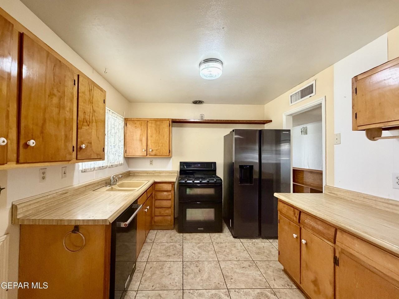 3305 Capella Ave - Photo 7 of 27