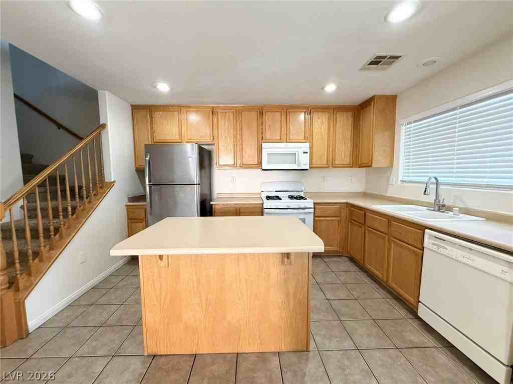 4265 Olympic Point Dr - Photo 5 of 16