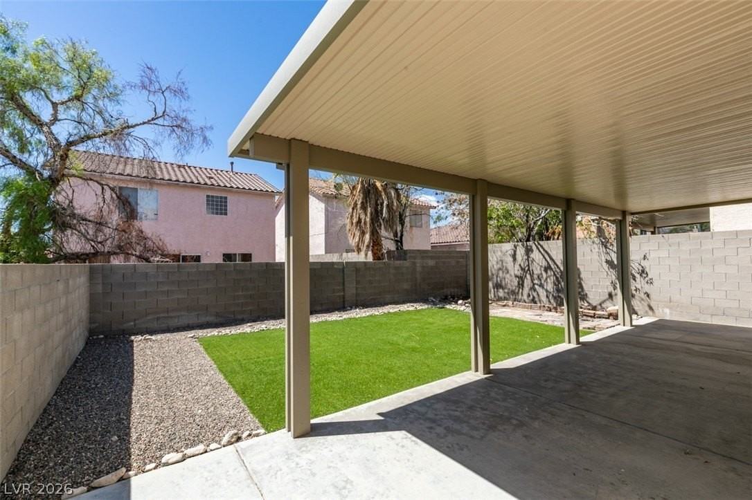 8705 Majestic Pine Ave - Photo 3 of 43