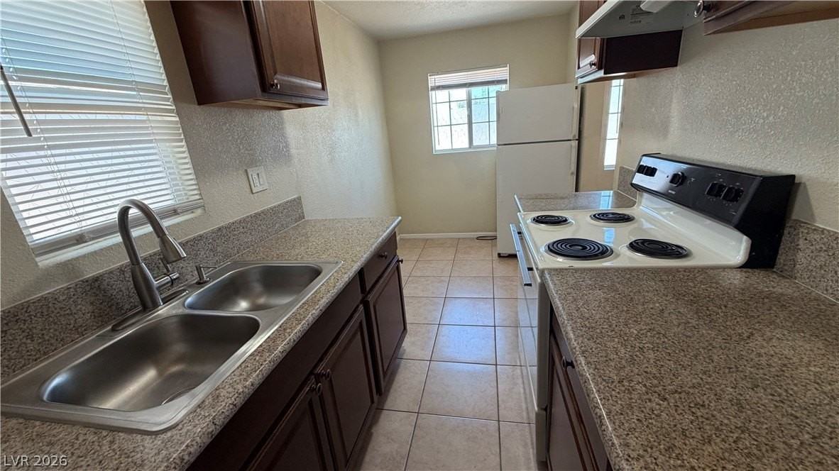1401 S Casino Center Blvd #E - Photo 3 of 8