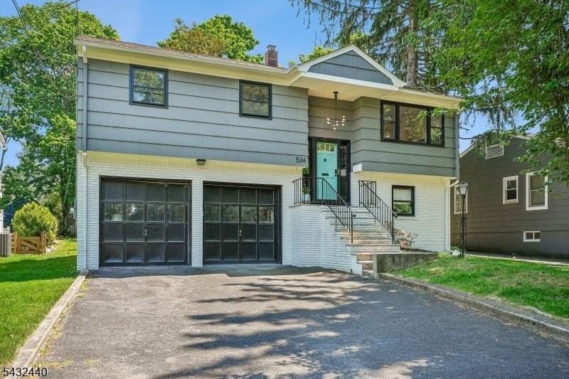 534 Prospect St - Photo 3 of 31