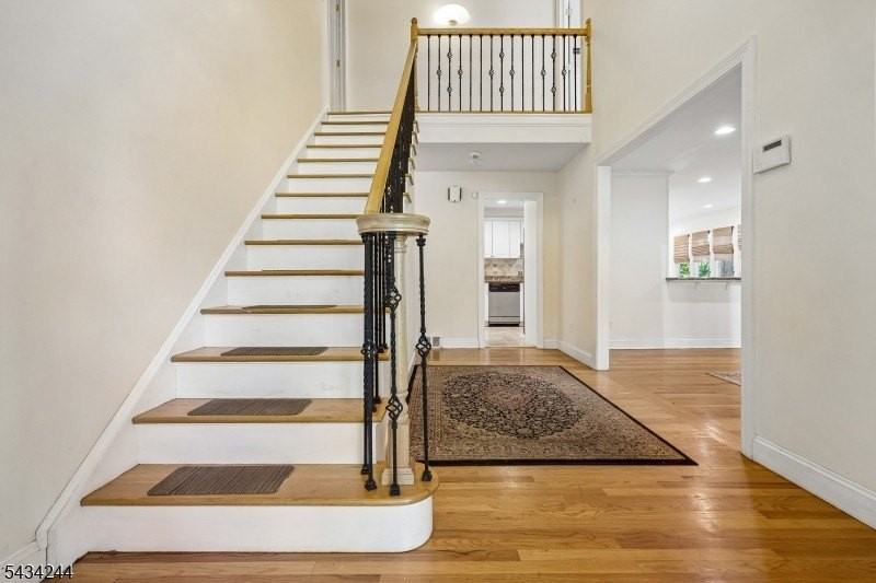 198 Underhill Rd - Photo 2 of 33