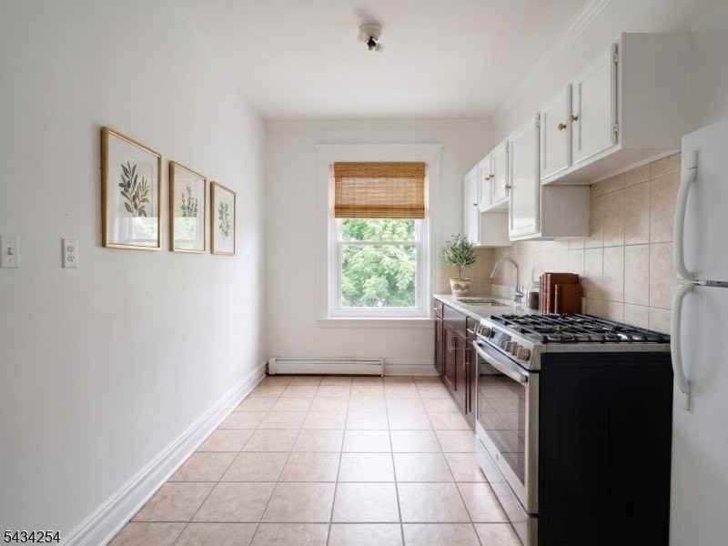 320 Central Ave - Photo 5 of 10