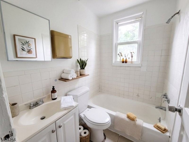 320 Central Ave - Photo 6 of 10