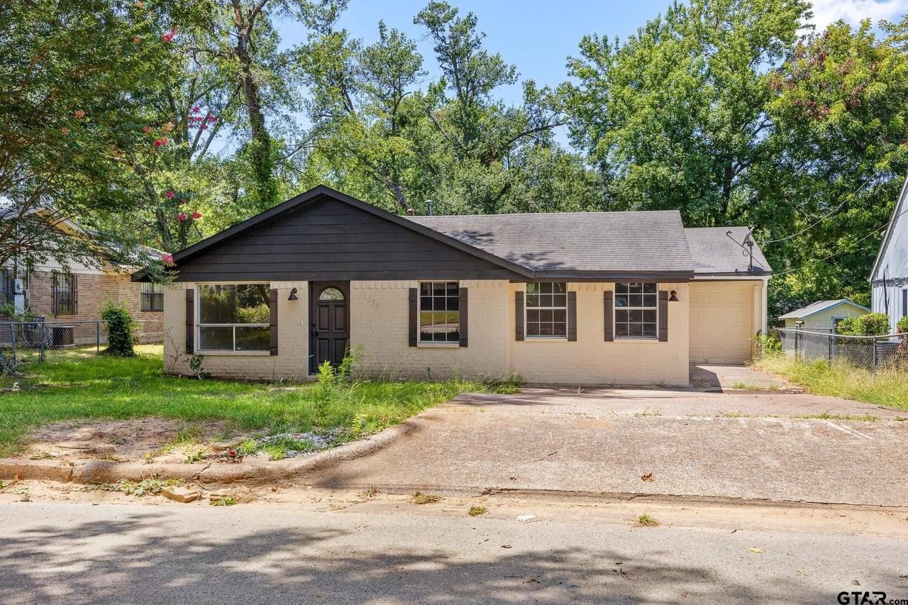 1538 N Hill Ave - Photo 2 of 29