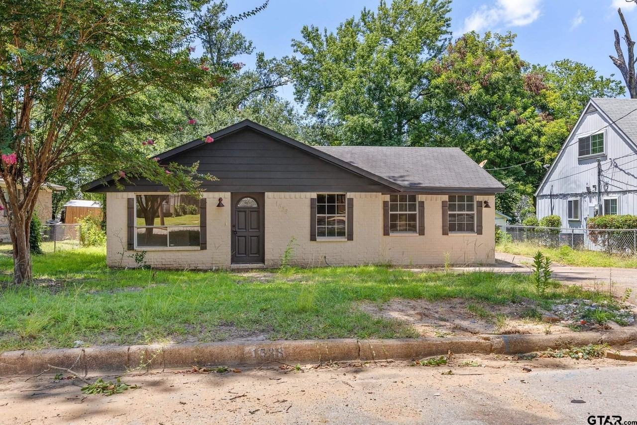 1538 N Hill Ave - Photo 3 of 29