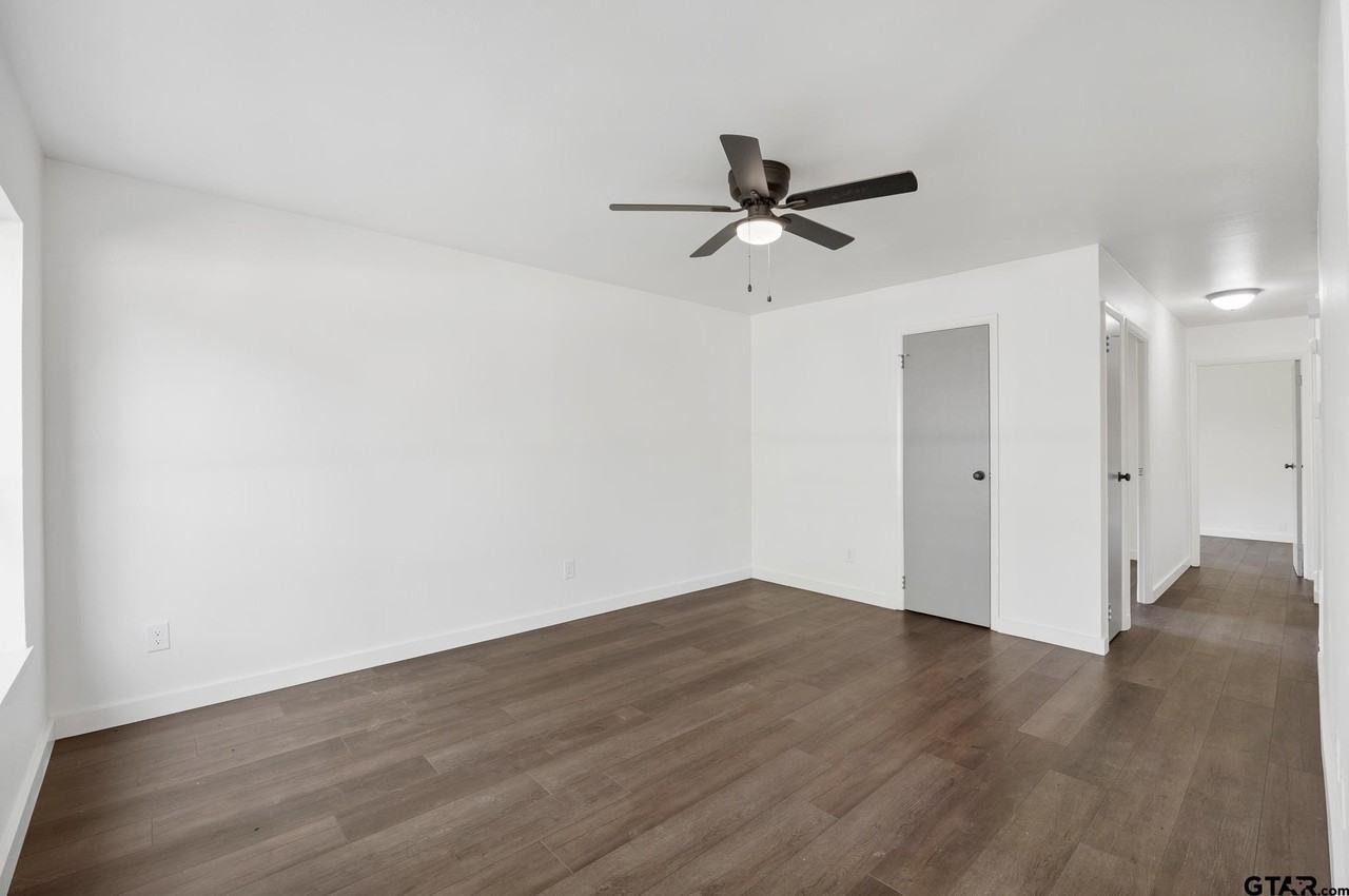 1538 N Hill Ave - Photo 5 of 29