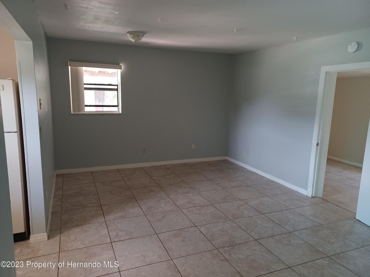 595 Swallow Ln - Photo 6 of 24