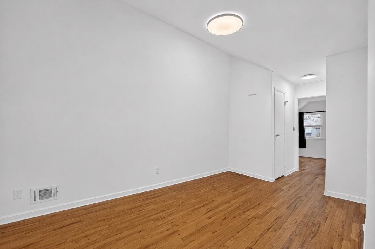 16 Crossgate Rd #2 - Photo 3 of 10