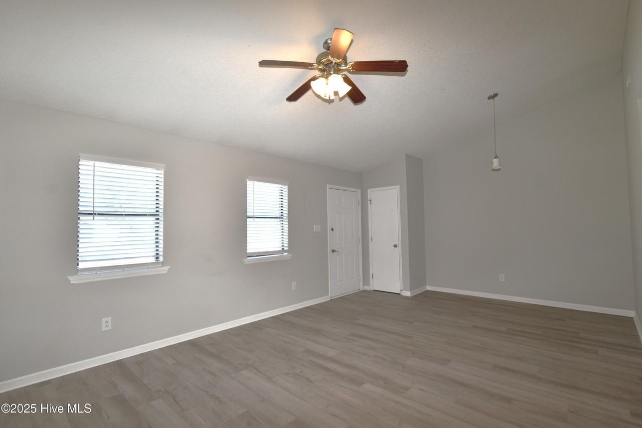 159 Marlene Dr - Photo 5 of 21