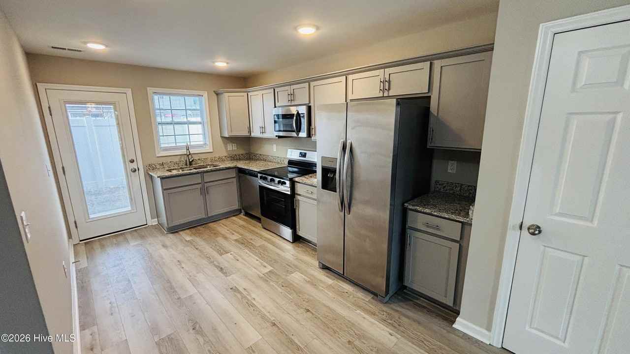 1151 Cross Creek Cir #E - Photo 4 of 11