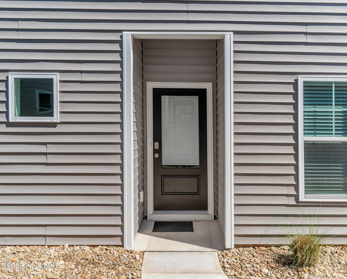 375 Logan St - Photo 3 of 36