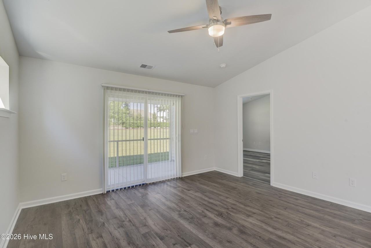 375 Logan St - Photo 6 of 36