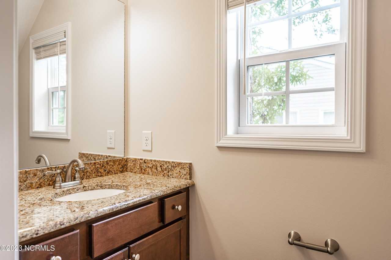 545 N Saylor St - Photo 4 of 19