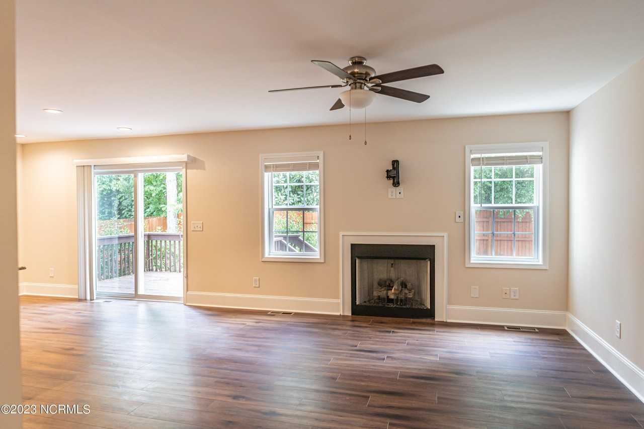 545 N Saylor St - Photo 5 of 19