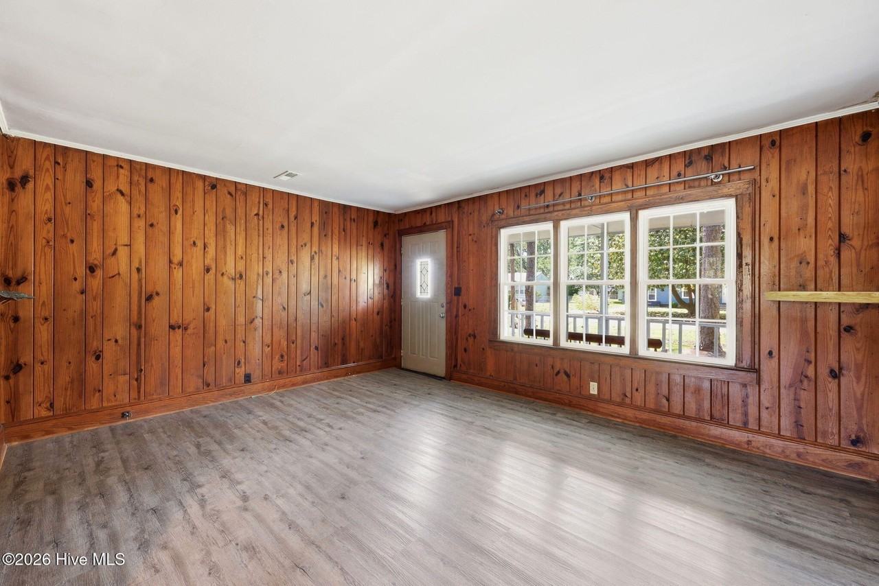 114 Pineview St - Photo 4 of 30